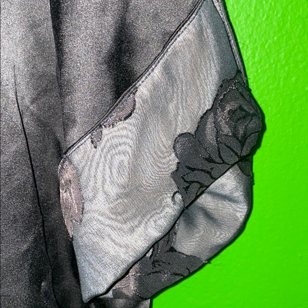 Cuffed PullOver - Picture 2 of 4